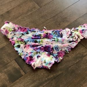 Victoria’s Secret White Floral Ruffle Bottom Med